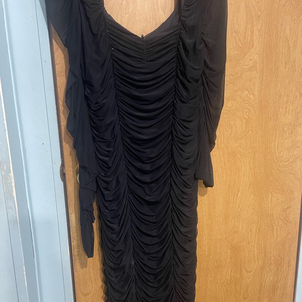Elegant Black Ruched Dress
